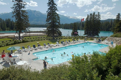 Fairmont Jasper Park Lodge outdoor pool